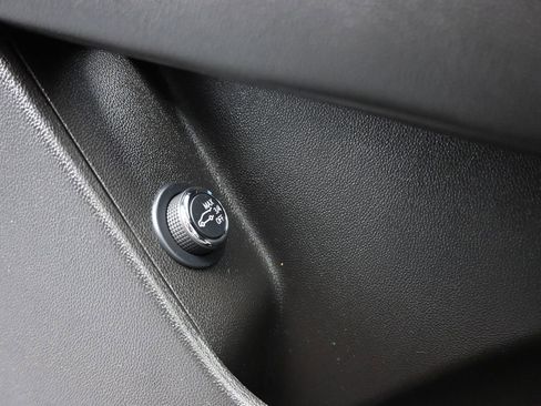 Used 2025 Cadillac XT5 Premium Luxury image 11