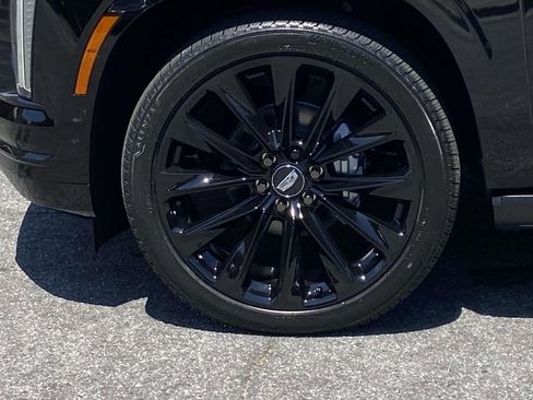 New 2026 Cadillac Escalade Platinum Sport w/ LPO, ONYX Package AWD/4WD image 9