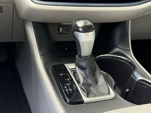Used 2014 Toyota Highlander Plus FWD image 14
