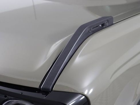 New 2025 Ford Bronco Outer Banks w/ Sasquatch Package image 13