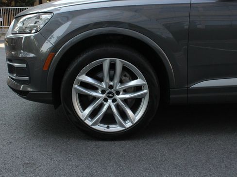 Used 2018 Audi Q7 3.0T Prestige AWD/4WD image 11