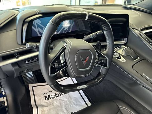Used 2025 Chevrolet Corvette Z06 RWD image 14