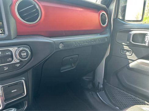 Used 2018 Jeep Wrangler Unlimited Rubicon AWD/4WD image 29