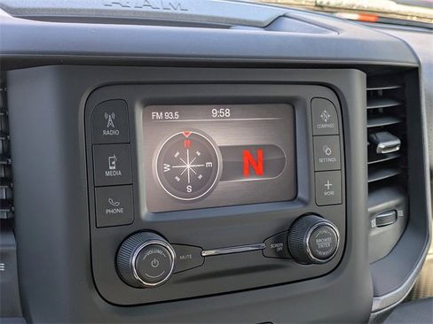 Used 2024 RAM 2500 Tradesman w/ Chrome Appearance Group image 21