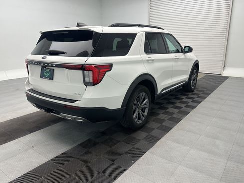 Used 2025 Ford Explorer Active w/ Active Comfort Package AWD/4WD image 9