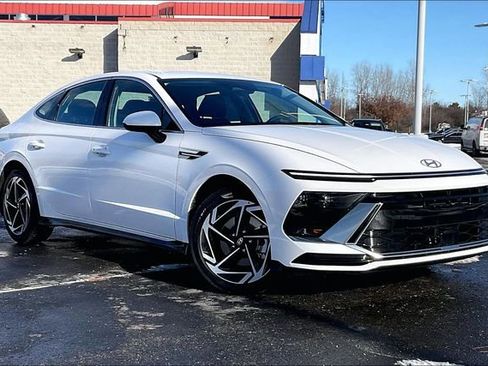 New 2026 Hyundai Sonata SEL image 1