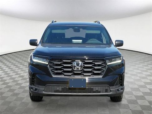 New 2025 Honda Pilot Sport image 9