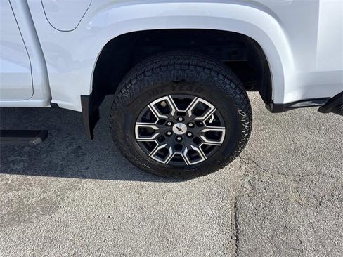 Used 2023 Chevrolet Colorado Z71 w/ Z71 Convenience Package 2 image 29