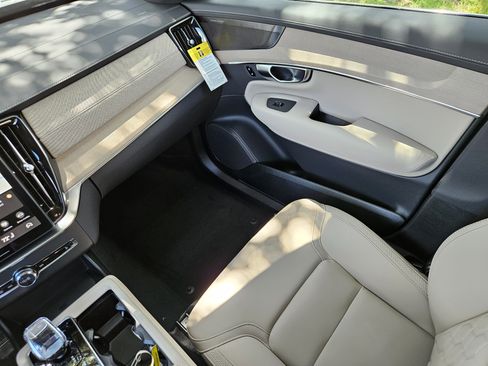 New 2026 Volvo XC90 B6 Plus image 17