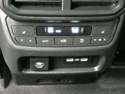 Used 2023 Honda Pilot Elite image 19
