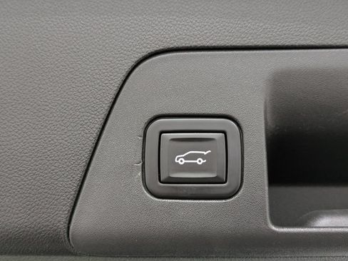 Used 2023 Buick Envision Avenir AWD/4WD image 21