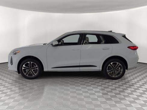 Certified 2025 Audi Q5 Premium w/ Premium Plus AWD/4WD image 2
