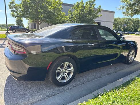 Used 2022 Dodge Charger SXT RWD image 5