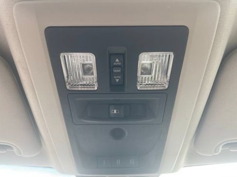 Used 2014 RAM 2500 Laramie w/ Convenience Group AWD/4WD image 23