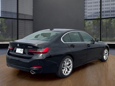Used 2025 BMW 330i Sedan RWD image 5