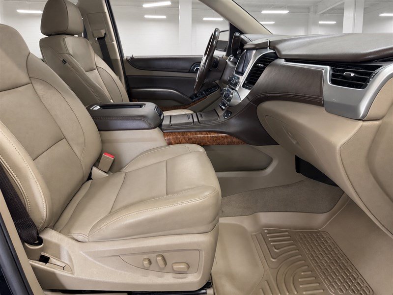 Used 2020 Chevrolet Tahoe Premier AWD/4WD image 32