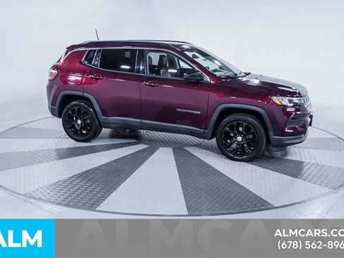 Used 2022 Jeep Compass Latitude w/ Sun and Sound Group AWD/4WD image 13