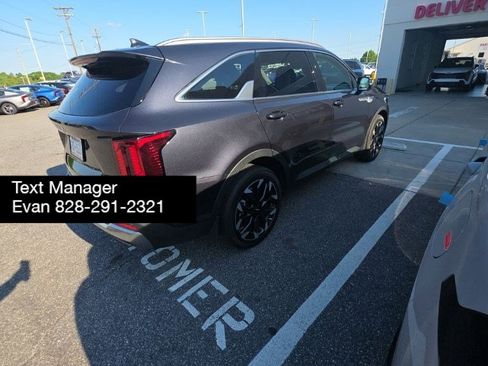Used 2025 Kia Sorento SX FWD image 4