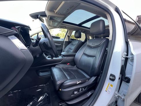 Used 2017 Cadillac XT5 Luxury w/ Driver Awareness Package AWD/4WD image 12