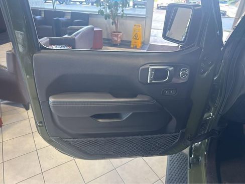 Used 2021 Jeep Wrangler Unlimited Sahara w/ Uconnect 4C Nav & Sound Group AWD/4WD image 16