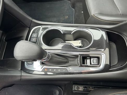 Used 2023 Chevrolet Equinox Premier image 28