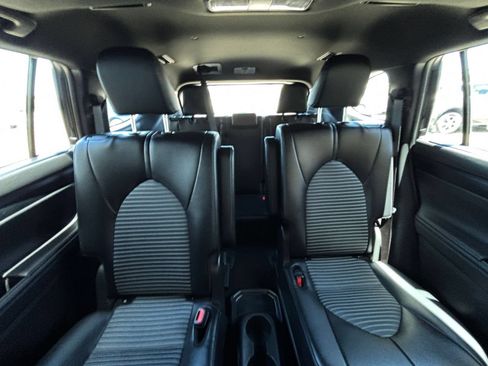 Used 2024 Toyota Highlander XSE FWD image 41