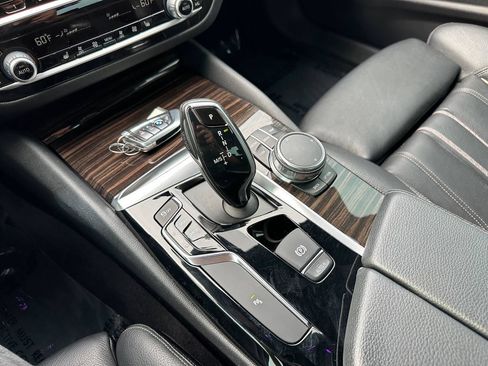 Used 2018 BMW 530i xDrive AWD/4WD image 46