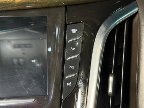 Used 2017 Cadillac Escalade Platinum RWD image 45