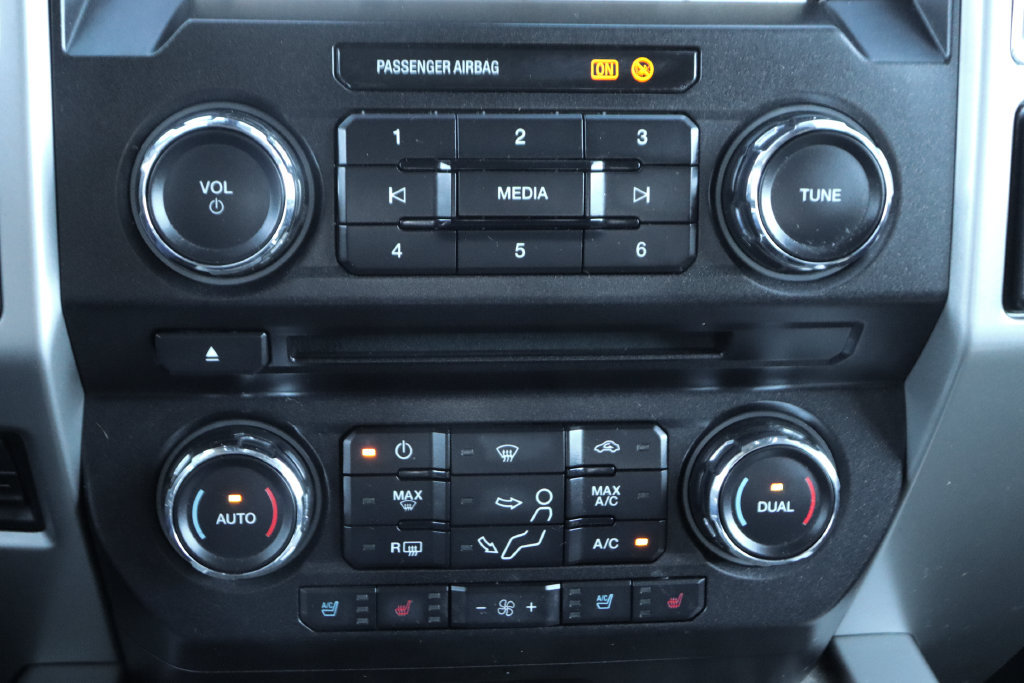 Used 2017 Ford F350 Lariat w/ Lariat Ultimate Package AWD/4WD image 38