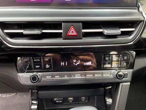 Certified 2024 Kia Seltos S image 14