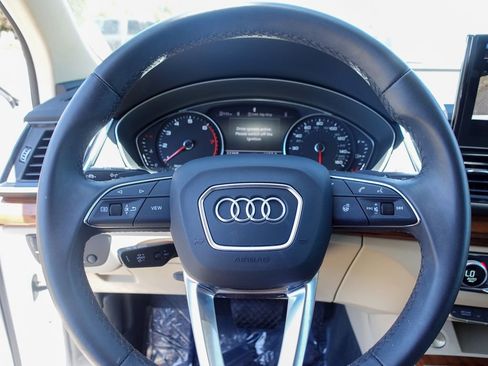 Used 2023 Audi Q5 2.0T Premium w/ Convenience Package AWD/4WD image 12