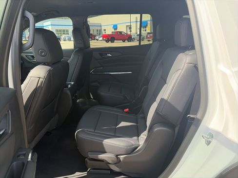 Used 2026 Chevrolet Traverse LT image 10