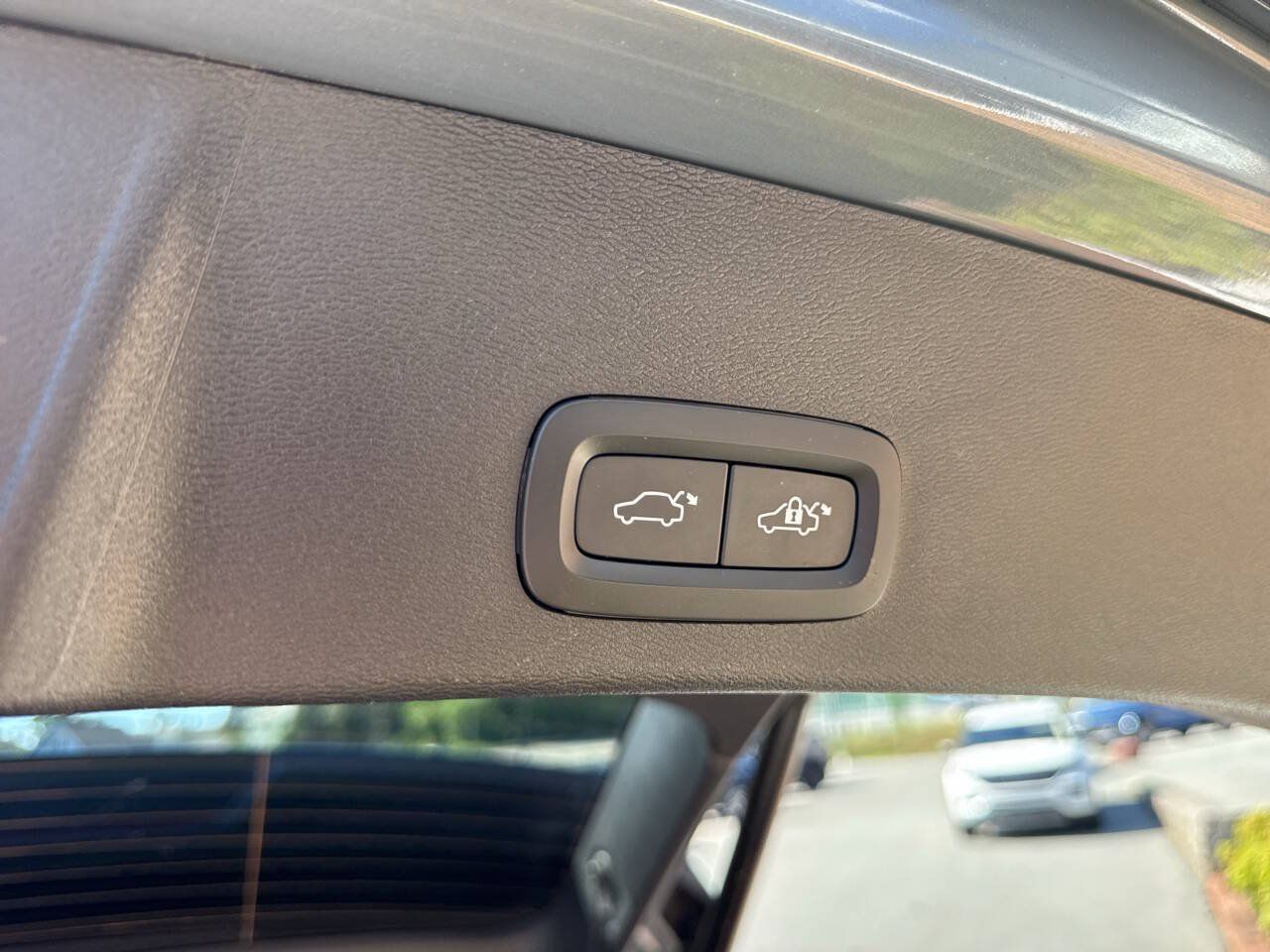 Used 2023 Volvo XC40 Recharge Ultimate w/ Protection Package Premier AWD/4WD image 38