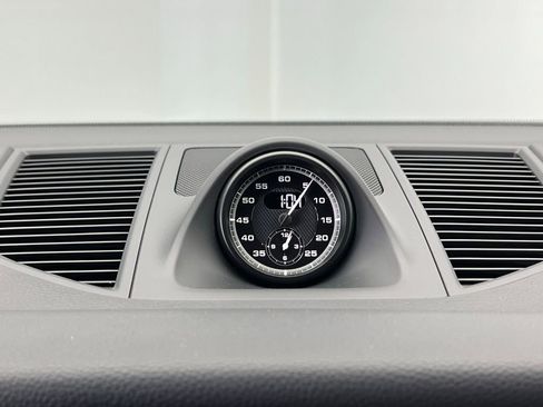 Used 2026 Porsche Macan image 12