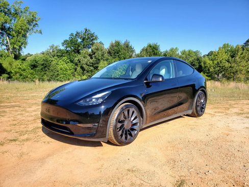 Used 2022 Tesla Model Y Performance AWD/4WD image 14