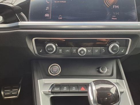 Used 2020 Audi Q3 2.0T Premium image 17