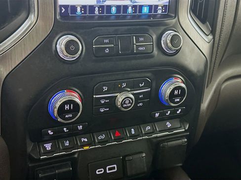 Used 2020 GMC Sierra 3500 Denali w/ Denali Ultimate Package image 18