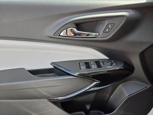 New 2026 Chevrolet Trax LT w/ Midnight Edition FWD image 11