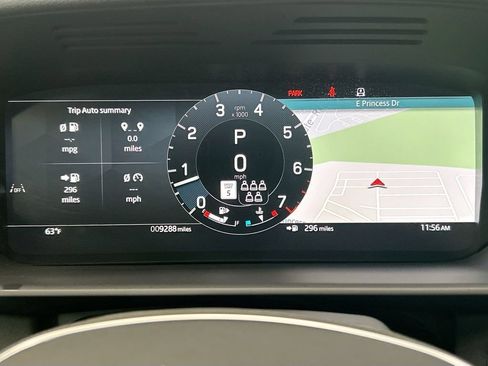 Certified 2025 Land Rover Discovery S AWD/4WD image 33