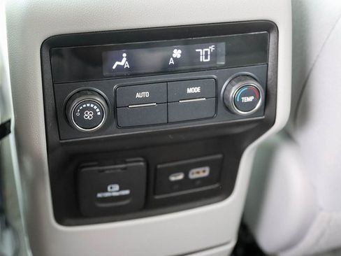 Used 2023 GMC Acadia SLE w/ Driver Convenience Package image 21