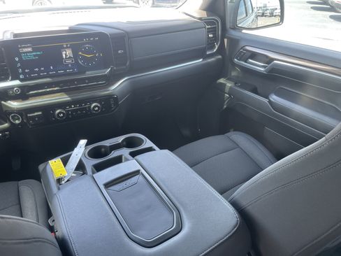 Used 2024 Chevrolet Silverado 1500 RST AWD/4WD image 27
