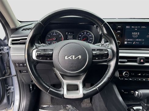 Used 2022 Kia K5 LXS AWD/4WD image 11