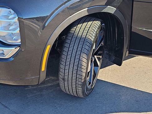 Used 2023 Mitsubishi Outlander SEL image 36