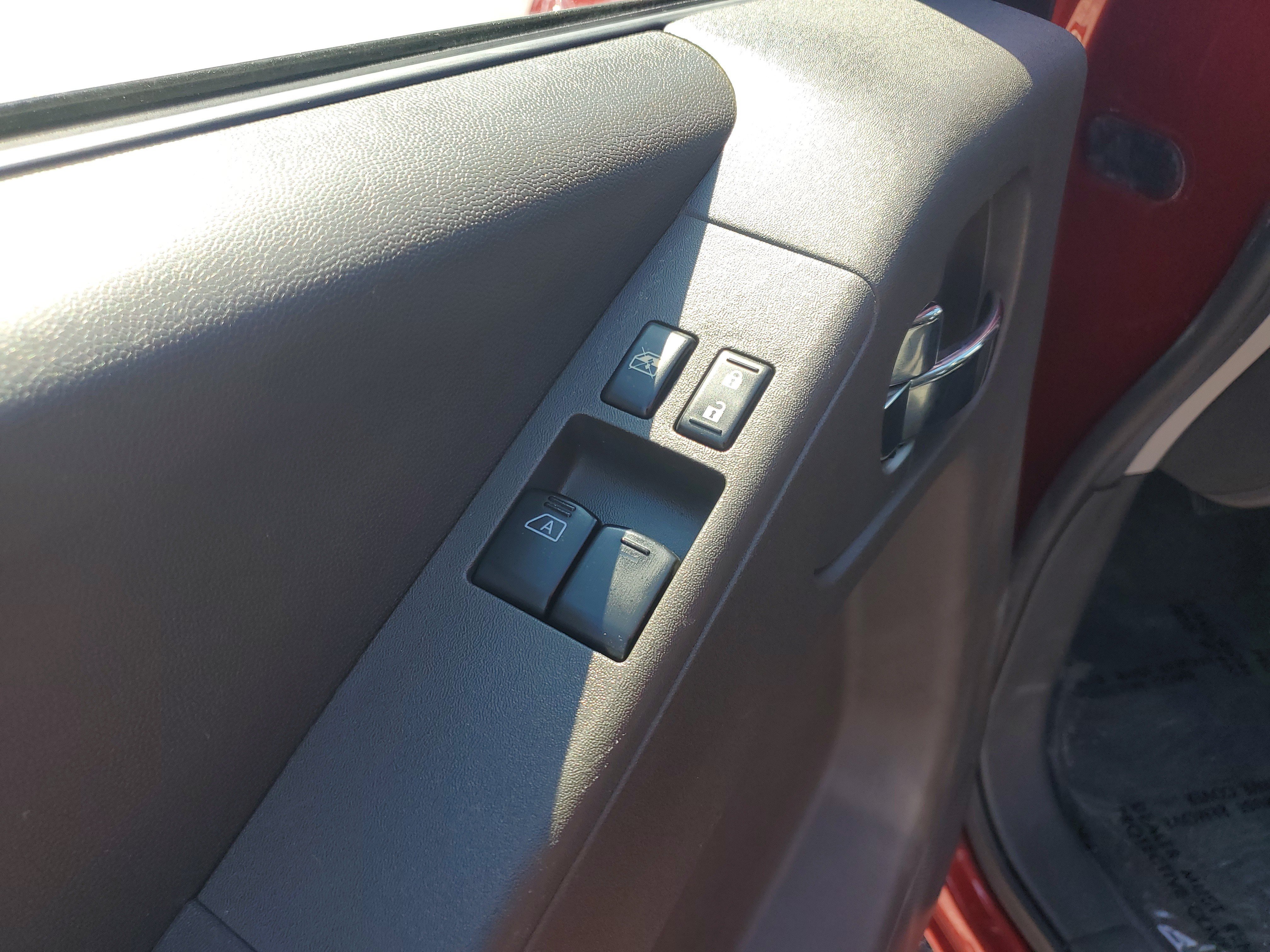 Used 2016 Nissan Frontier SV AWD/4WD image 22