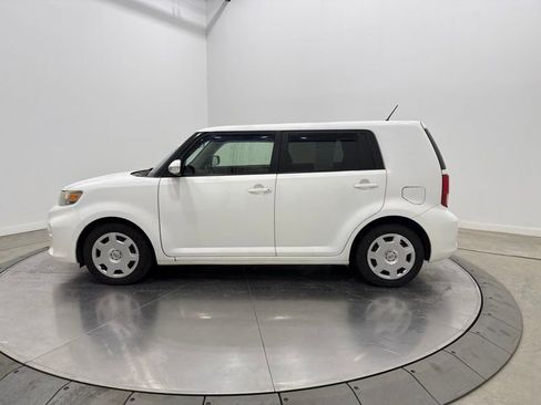Used 2013 Scion xB FWD image 4