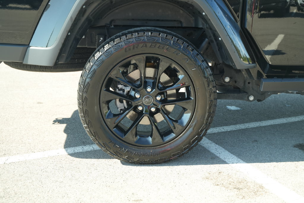 Used 2024 Jeep Gladiator Sport AWD/4WD image 48