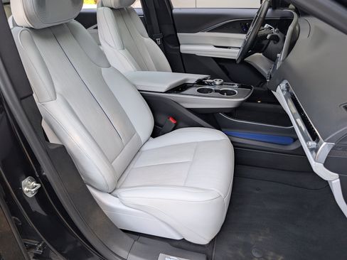 Used 2024 Cadillac Lyriq Sport RWD image 22