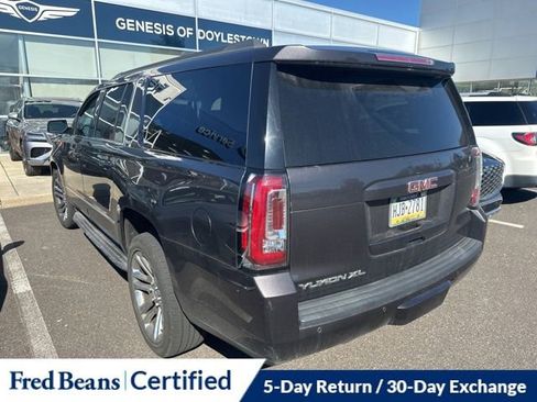 Used 2017 GMC Yukon XL SLT w/ Premium Edition image 8