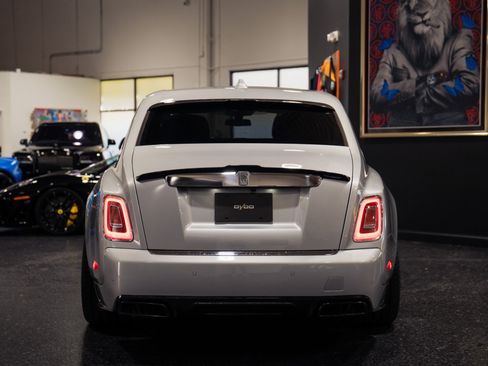 Used 2020 Rolls-Royce Phantom Sedan RWD image 12
