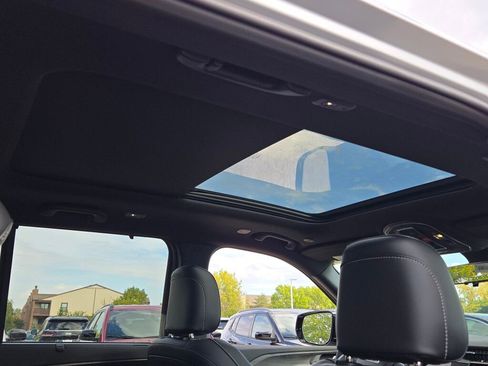 New 2025 Jeep Grand Cherokee Limited w/ Luxury Tech Group II image 11